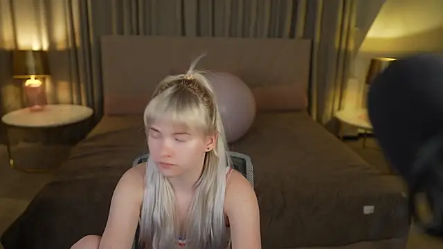 Ava kiss054 online show from 04-17-26, 06:33