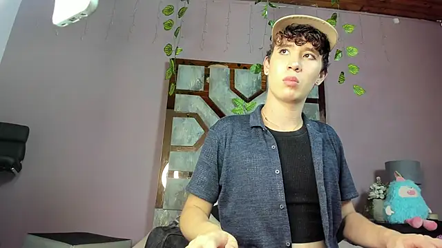 Electra Gosselin online show from 04-05-26, 12:19