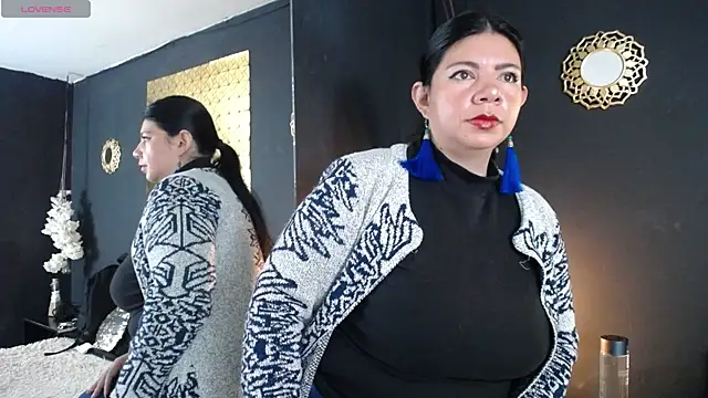 kinky momm online show from 10-10-25, 01:43