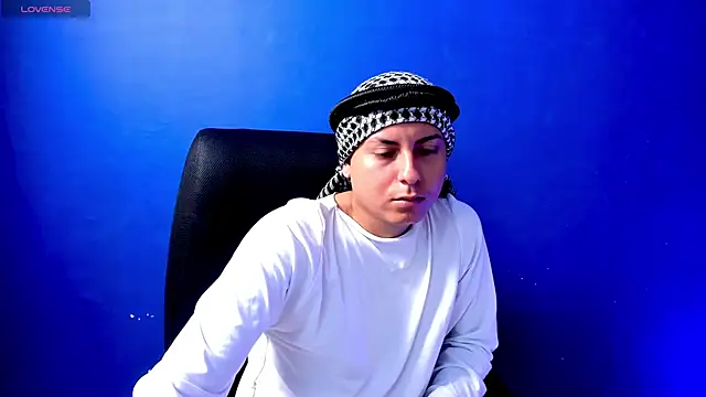 Snapshot of Sahira_and_Zaid chatting on 10-09-25, 06:39 Sahira and Zaid online show from 10-09-25, 06:39