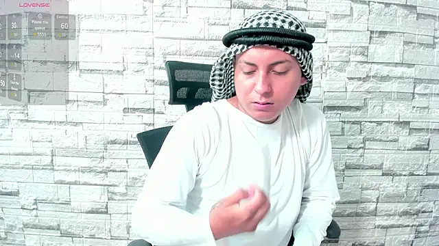 Snapshot of Sahira_and_Zaid chatting on 10-20-25, 06:41 Sahira and Zaid online show from 10-20-25, 06:41