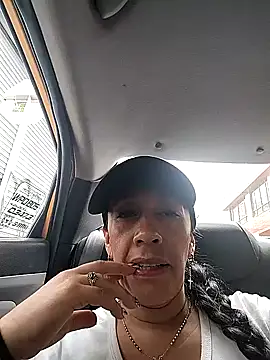 Shantey Laurent online show from 11-18-25, 02:54