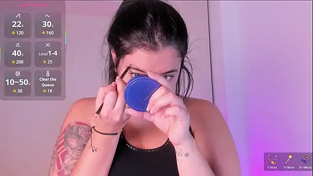 Snapshot of BrianaTaylorr chatting on 11-21-25, 08:18 BrianaTaylorr online show from 11-21-25, 08:18