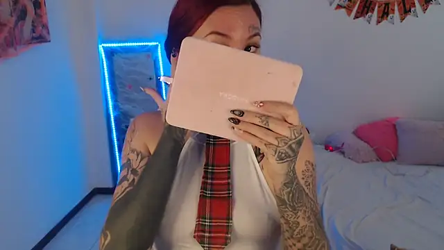 Maddy Vicius19 online show from 10-20-25, 08:20