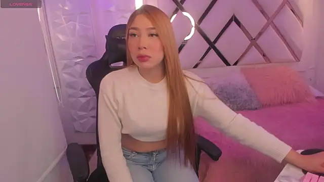 Issa Moon  online show from 10-01-25, 02:12