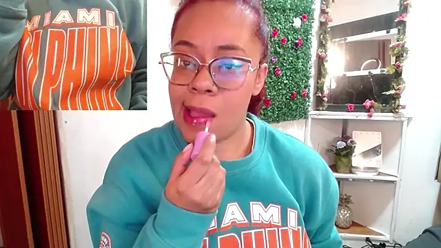 Snapshot of MIA__SPENCER chatting on 09-13-25, 01:44 MIA SPENCER online show from 09-13-25, 01:44