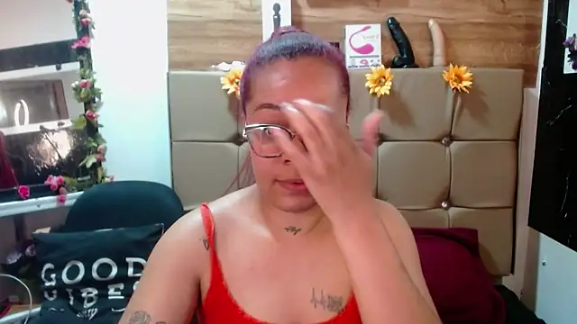 Snapshot of MIA__SPENCER chatting on 10-03-25, 06:05 MIA SPENCER online show from 10-03-25, 06:05