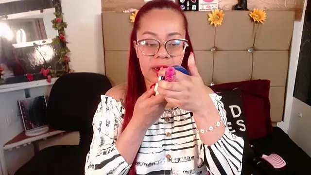 Snapshot of MIA__SPENCER chatting on 11-12-25, 05:46 MIA SPENCER online show from 11-12-25, 05:46