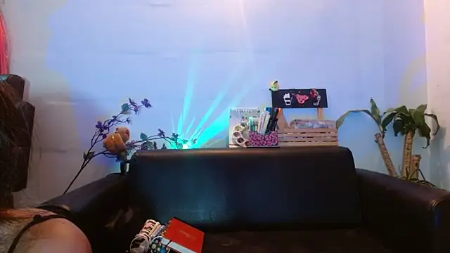 Snapshot of carolinerue chatting on 09-22-25, 11:29 carolinerue online show from 09-22-25, 11:29