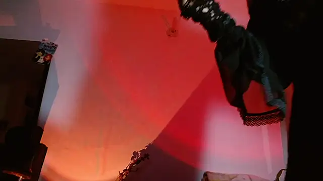 Snapshot of carolinerue chatting on 10-23-25, 09:19 carolinerue online show from 10-23-25, 09:19