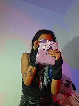 Snapshot of carolinerue chatting on 11-10-25, 11:09 carolinerue online show from 11-10-25, 11:09