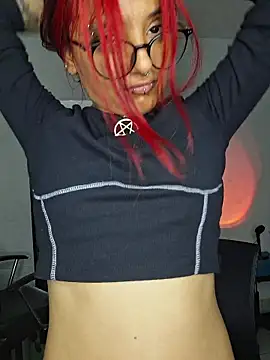 Snapshot of carolinerue chatting on 07-15-26, 12:49 carolinerue online show from 07-15-26, 12:49