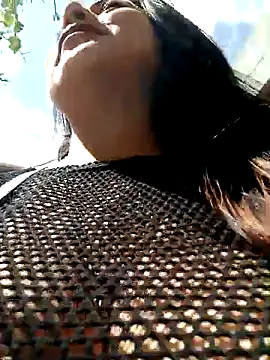 Snapshot of Misshot_01 chatting on 09-11-25, 02:50 Misshot 01 online show from 09-11-25, 02:50