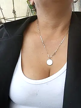 Snapshot of Misshot_01 chatting on 09-16-25, 08:54 Misshot 01 online show from 09-16-25, 08:54