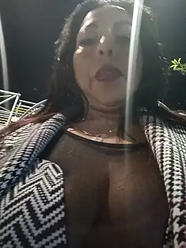 Snapshot of Misshot_01 chatting on 10-12-25, 05:06 Misshot 01 online show from 10-12-25, 05:06