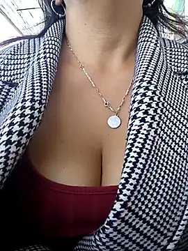 Snapshot of Misshot_01 chatting on 10-14-25, 07:25 Misshot 01 online show from 10-14-25, 07:25