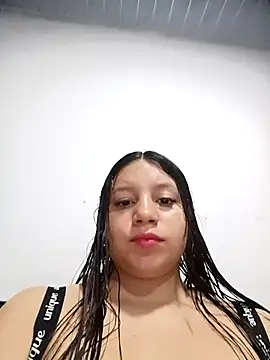 Snapshot of Shell_Latina chatting on 04-18-26, 04:27 Shell Latina online show from 04-18-26, 04:27