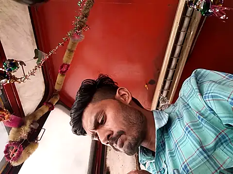 hotbabaji12 online show from 04-10-26, 07:35