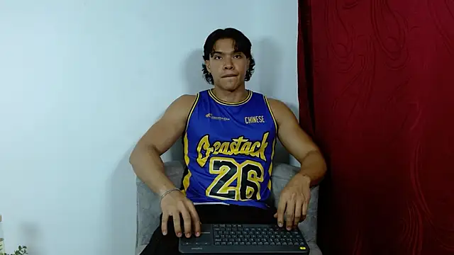 adriel escalante online show from 10-03-25, 01:35