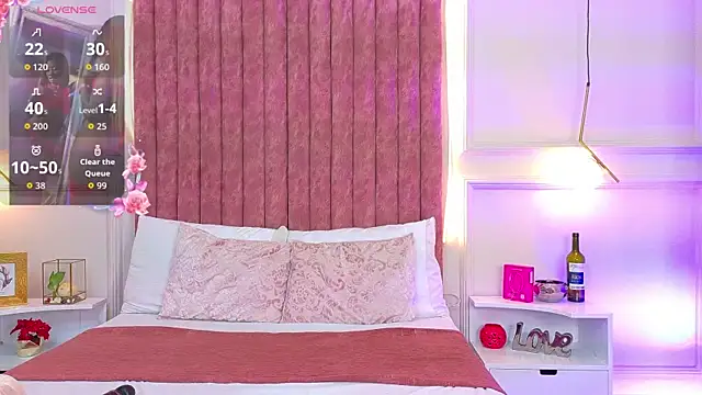 Snapshot of Rossie-Cameron chatting on 09-22-25, 12:40 Rossie-Cameron online show from 09-22-25, 12:40