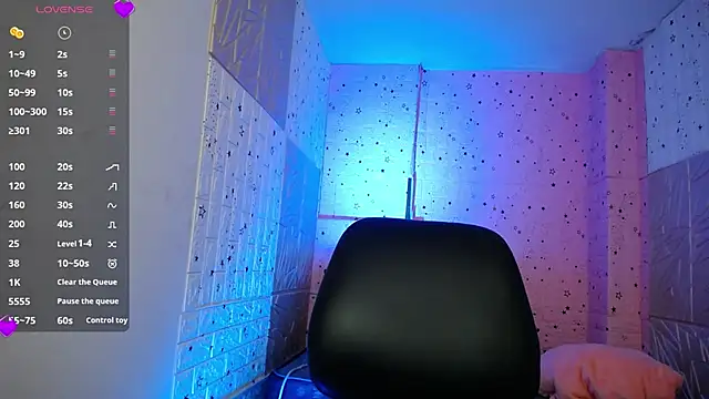 Snapshot of emmydurant chatting on 11-25-25, 08:25 emmydurant online show from 11-25-25, 08:25