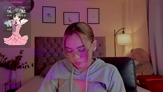 Snapshot of OxanaFedorova1- chatting on 11-20-25, 09:03 OxanaFedorova1- online show from 11-20-25, 09:03