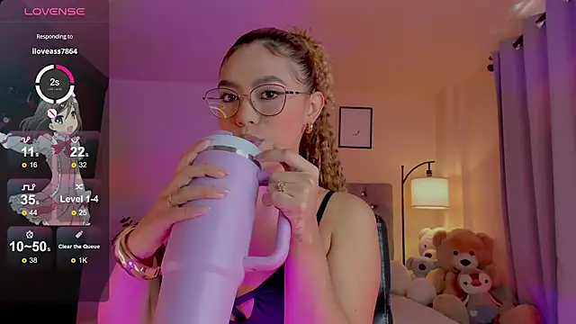 Snapshot of OxanaFedorova1- chatting on 06-14-26, 07:05 OxanaFedorova1- online show from 06-14-26, 07:05