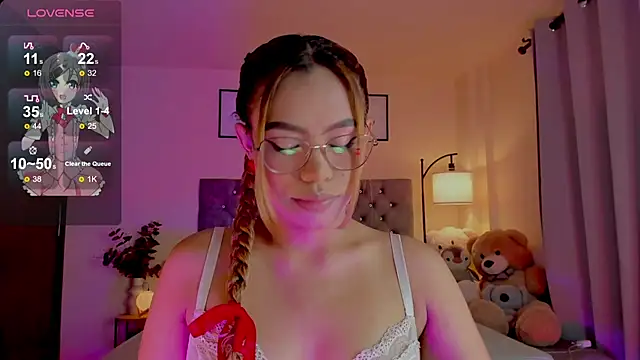 Snapshot of OxanaFedorova1- chatting on 07-12-26, 06:21 OxanaFedorova1- online show from 07-12-26, 06:21