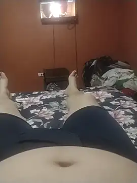 Santiagoqro85 online show from 11-22-25, 04:11