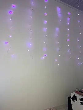 Snapshot of rhizanthella_ chatting on 10-27-25, 07:29 rhizanthella online show from 10-27-25, 07:29