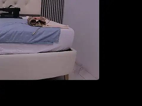 lia carters online show from 09-27-25, 02:05