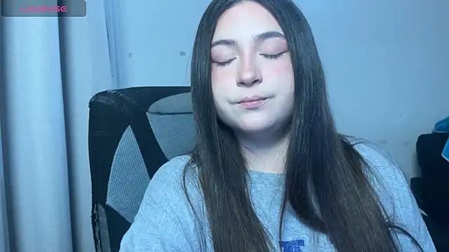 valentinauwu online show from 11-29-25, 12:35