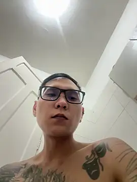 Snapshot of samuelcher chatting on 05-08-26, 02:39 samuelcher online show from 05-08-26, 02:39