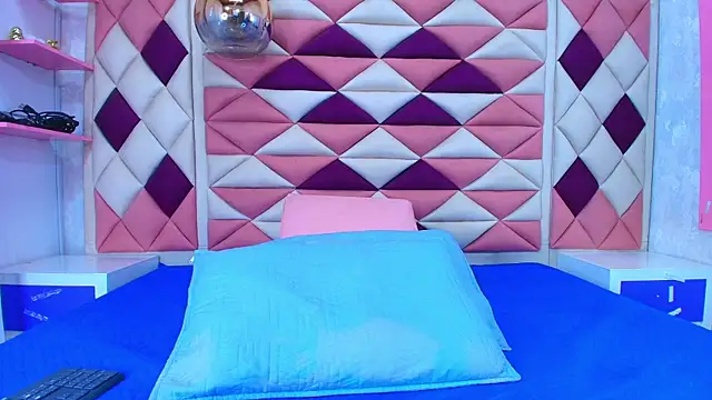 abbyrouss  online show from 09-23-25, 03:09