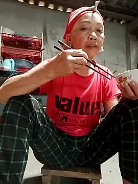 -Xuka-200 online show from 10-31-25, 04:13