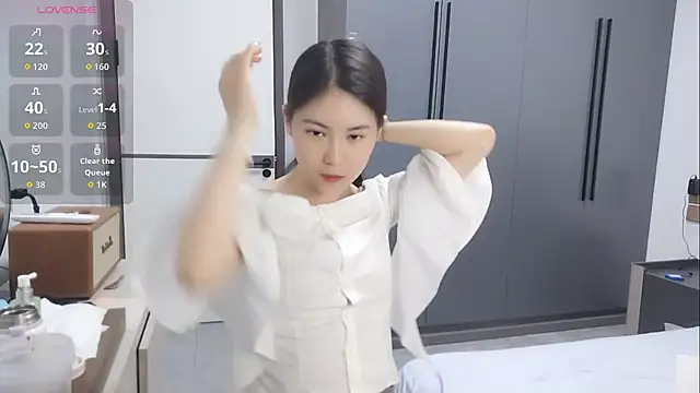 luckckcj online show from 10-17-25, 04:59