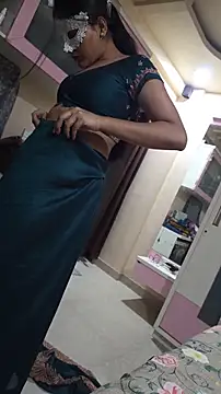 Snapshot of shobha_lover02 chatting on 04-10-26, 05:28 shobha lover02 online show from 04-10-26, 05:28