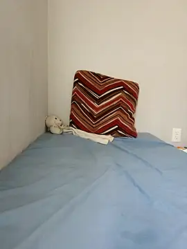 LuvTune online show from 09-12-25, 04:18