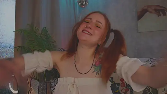 Snapshot of Charming_winky chatting on 10-04-25, 02:26 Charming winky online show from 10-04-25, 02:26