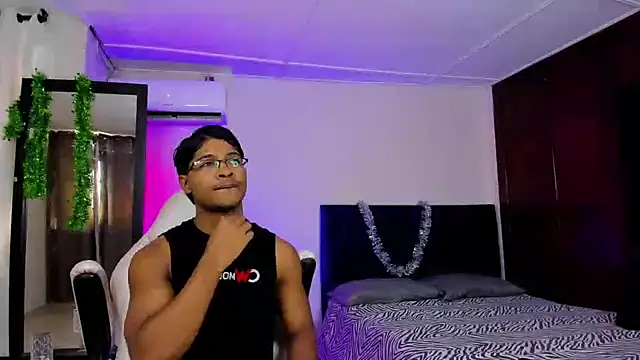 Snapshot of cassian_gold chatting on 12-20-25, 05:09 cassian gold online show from 12-20-25, 05:09