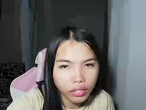 Snapshot of cutie_milker chatting on 04-23-26, 05:15 cutie milker online show from 04-23-26, 05:15
