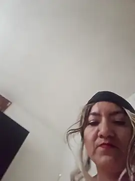 Snapshot of zael1986 chatting on 09-20-25, 08:10 zael1986 online show from 09-20-25, 08:10