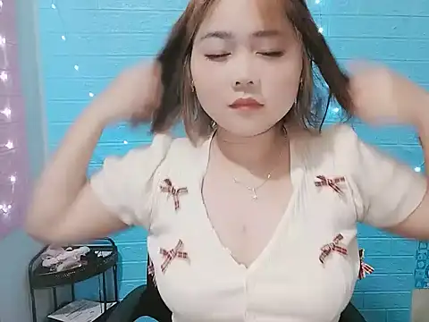 Snapshot of Nhan7868 chatting on 10-14-25, 02:07 Nhan7868 online show from 10-14-25, 02:07