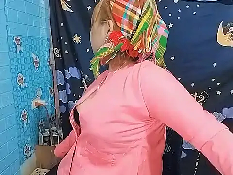 Snapshot of Nhan7868 chatting on 10-26-25, 02:01 Nhan7868 online show from 10-26-25, 02:01