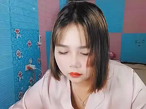 Snapshot of Nhan7868 chatting on 12-19-25, 02:02 Nhan7868 online show from 12-19-25, 02:02