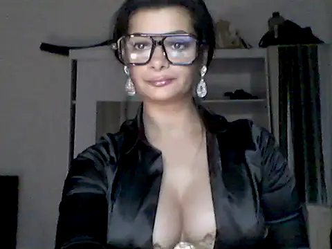 Snapshot of Pillango1212 chatting on 09-23-25, 04:54 Pillango1212 online show from 09-23-25, 04:54