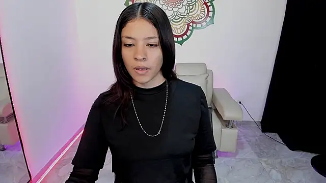 Snapshot of Candy_fox_19 chatting on 07-09-26, 03:05 Candy fox 19 online show from 07-09-26, 03:05