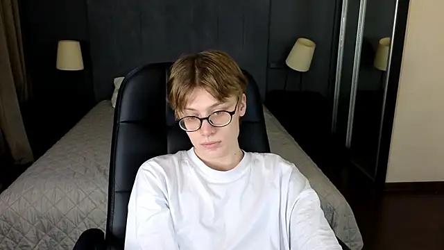 Snapshot of LouieEvans chatting on 11-03-25, 09:16 LouieEvans online show from 11-03-25, 09:16