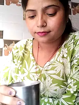 Snapshot of Hot-Pooja25 chatting on 04-18-26, 12:09 Hot-Pooja25 online show from 04-18-26, 12:09
