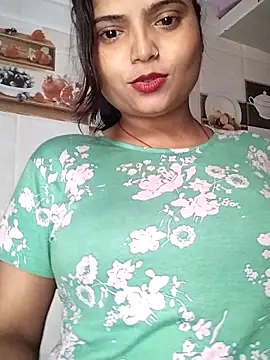 Snapshot of Hot-Pooja25 chatting on 04-28-26, 02:38 Hot-Pooja25 online show from 04-28-26, 02:38